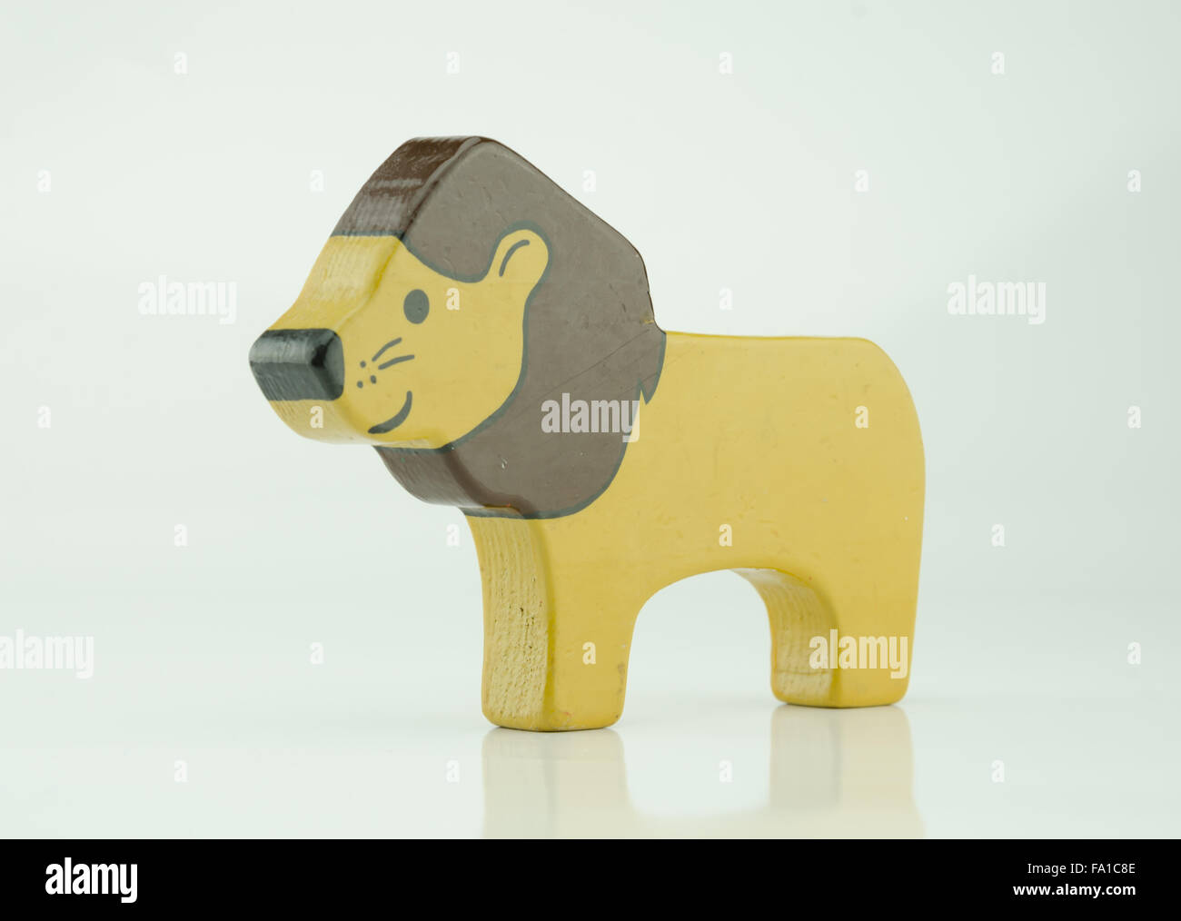 Un trois quart vue d'un lion blanc peint sur Banque D'Images