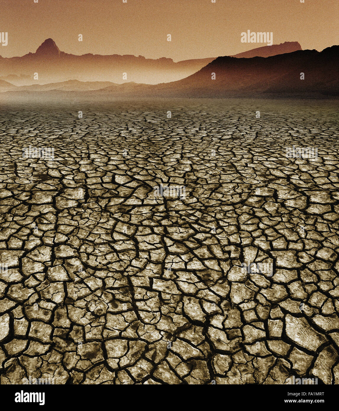Désert et détruit la terre avec de la boue séchée par le réchauffement planétaire et le changement climatique Banque D'Images Désert et détruit la terre avec de la boue séchée par le réchauffement planétaire et le changement climatique Banque D'Images