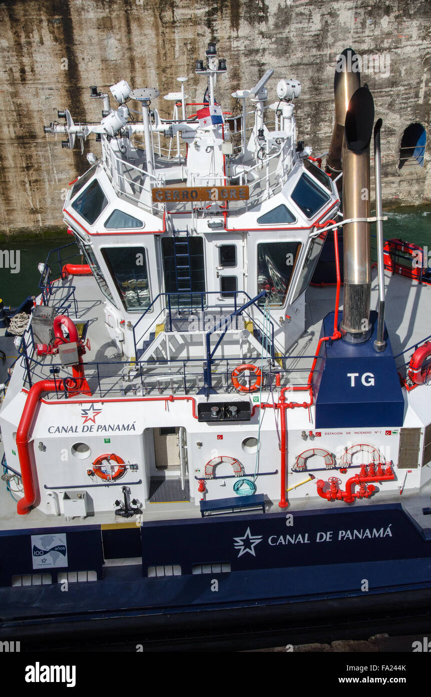 La centrale de remorqueur à écluses de Gatun, Canal de Panama, Panama Banque D'Images