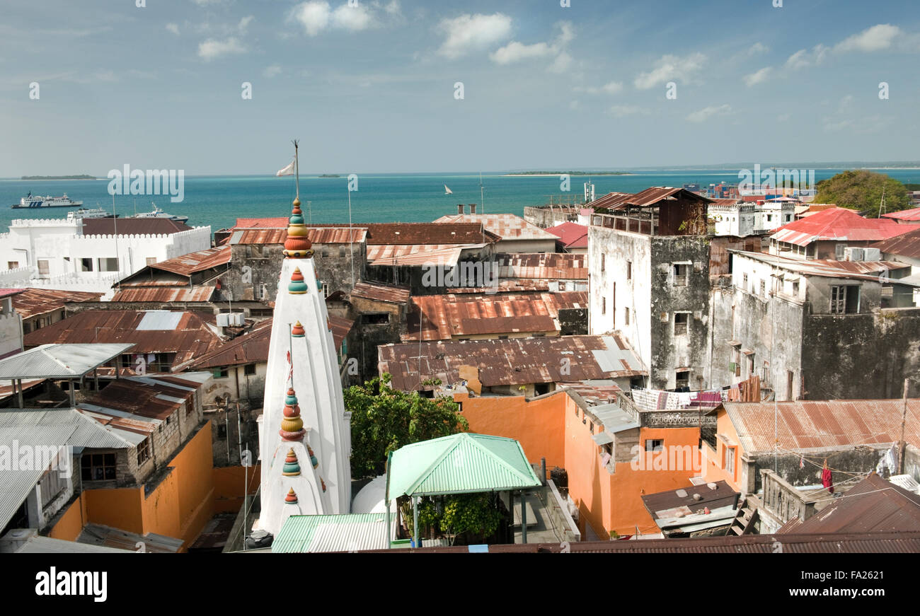 Vue sur le toit de Stone Town, Zanzibar, Tanzanie, Afrique de l'Est Banque D'Images