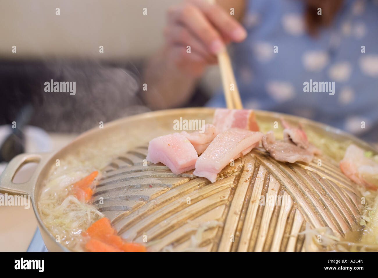 Préparer une soupe pour pan brass et grillés. Dans le mall Banque D'Images