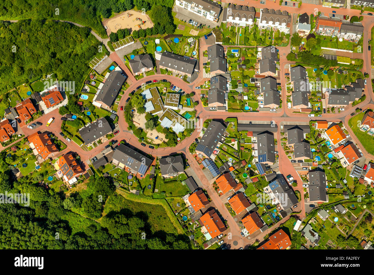Vue aérienne, nouveau lotissement dans le quartier de Krummhörn, ring road, rond-point, en rangée, Bottrop, développement Banque D'Images