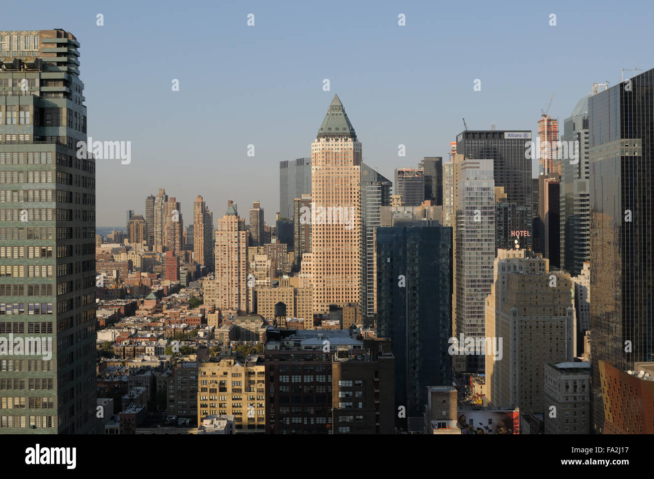 New York City skyline à north pendant les heures de jour à partir d'un 39e rue 42e étage point d'observation sur le toit. Banque D'Images
