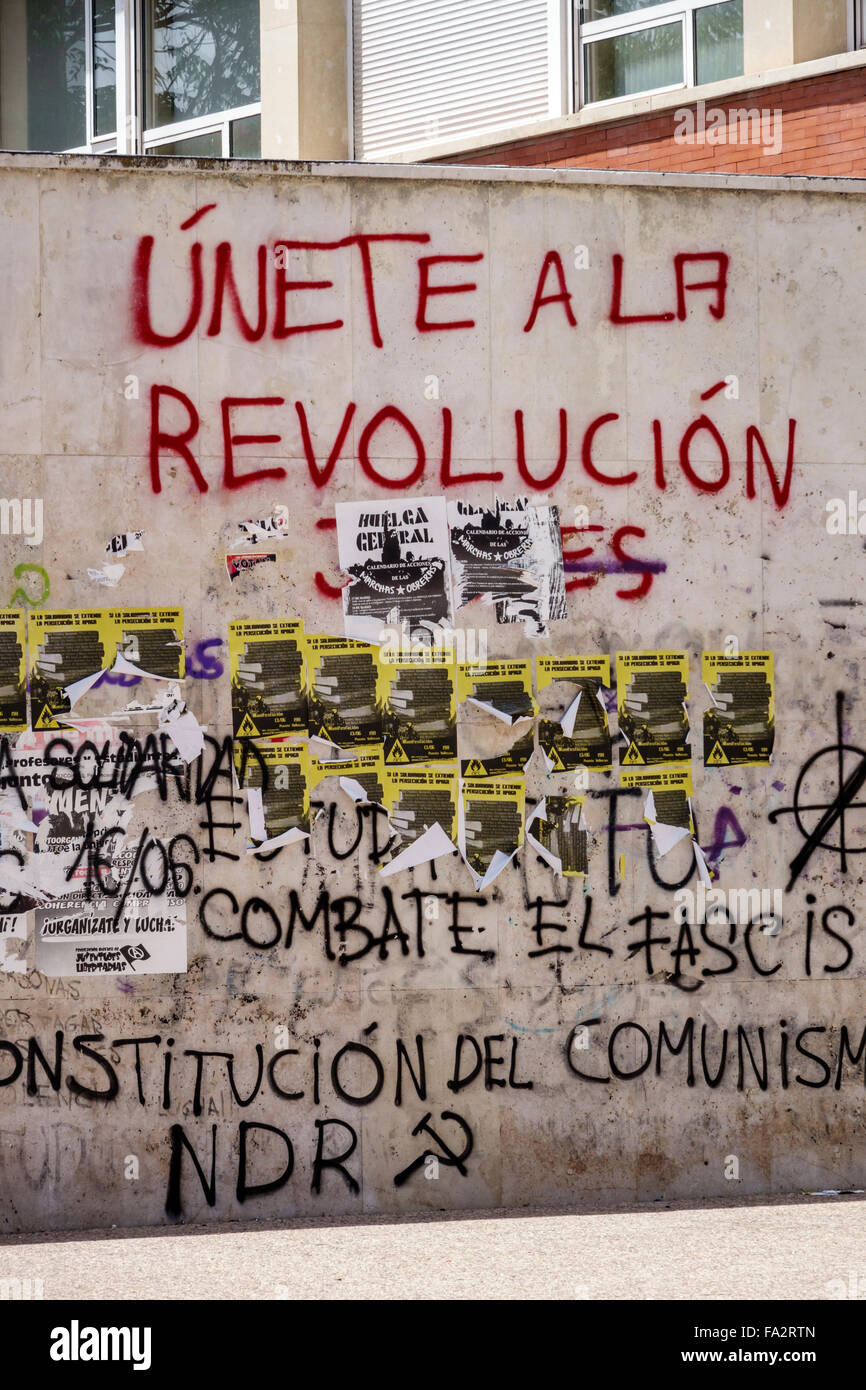 Madrid Espagne,Moncloa hispanique-Aravaca,Complutense University of Madrid,Universidad Complutense de Madrid,campus,école,graffiti,message politique,revo Banque D'Images Madrid Espagne,Moncloa hispanique-Aravaca,Complutense University of Madrid,Universidad Complutense de Madrid,campus,école,graffiti,message politique,revo Banque D'Images