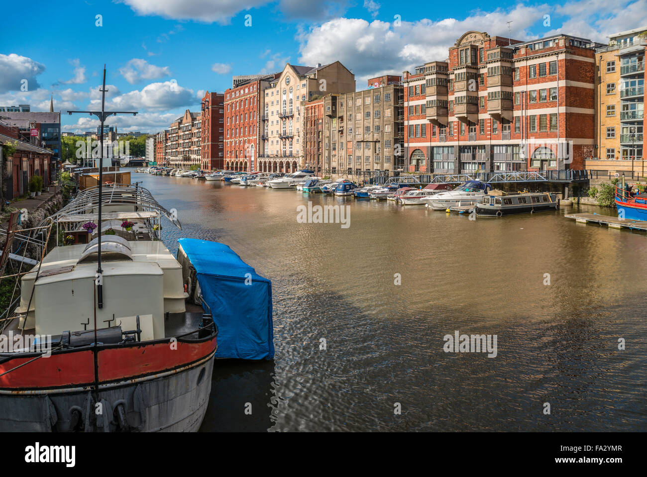 Avis de Redcliffe Pont sur le port flottant vers Pont de Bristol, Bristol, Somerset, England, UK Banque D'Images