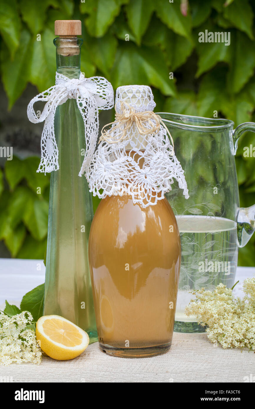 Matériau Fleur Dun Aîné Dun Aîné Bouteille De Jus De