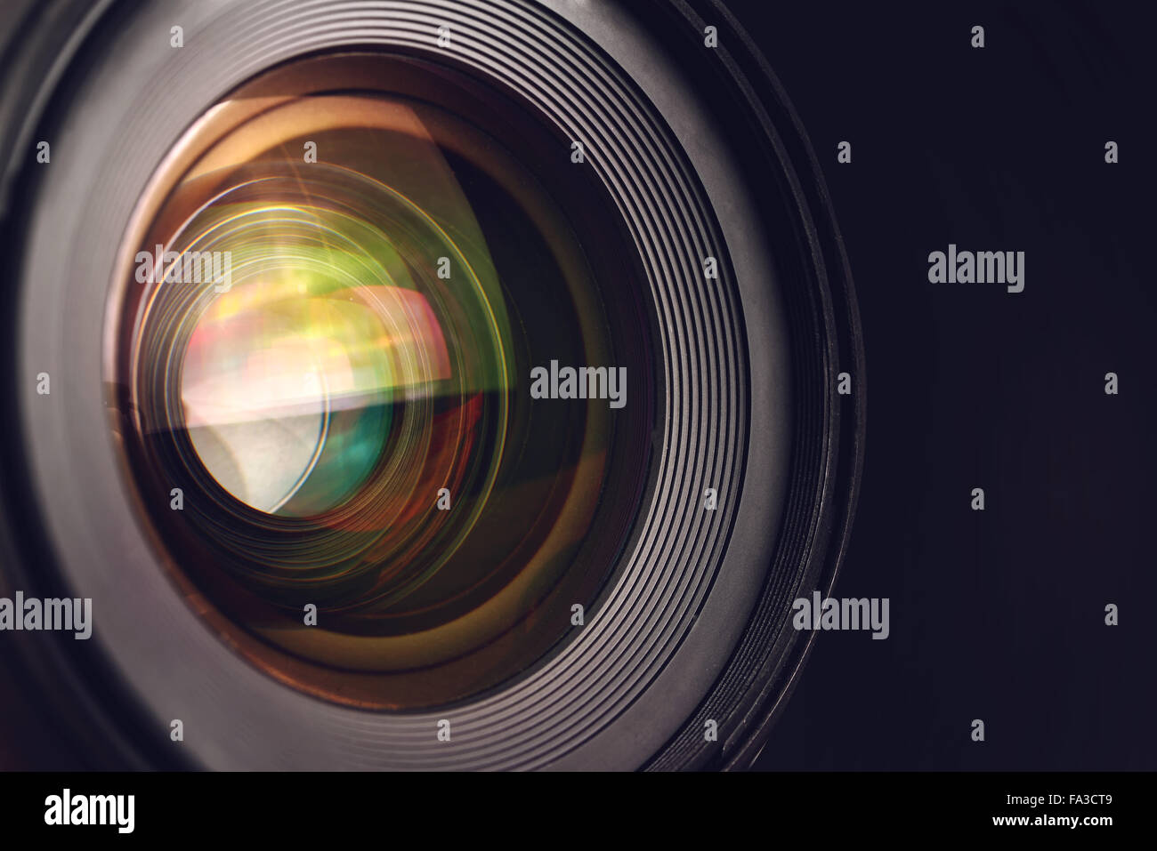 Détail de l'objectif de l'appareil photo, la vitre avant de la photographie grand angle objectif de l'appareil photo reflex numérique, macro shot Banque D'Images