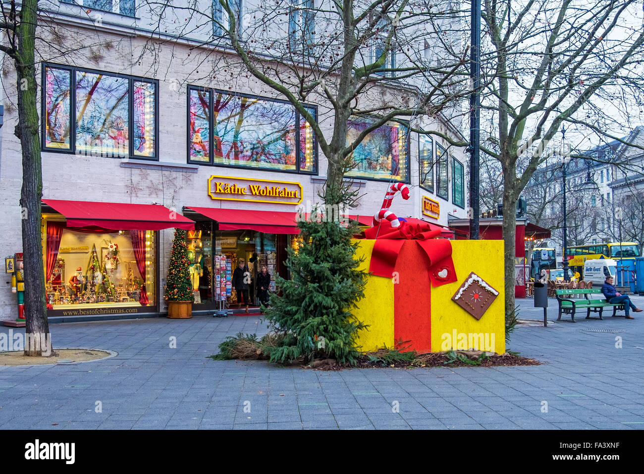 Kathe Wohlfahrt boutique vendant des décorations de Noël et nouveautés dans le Kurfürstendamm, Berlin Banque D'Images