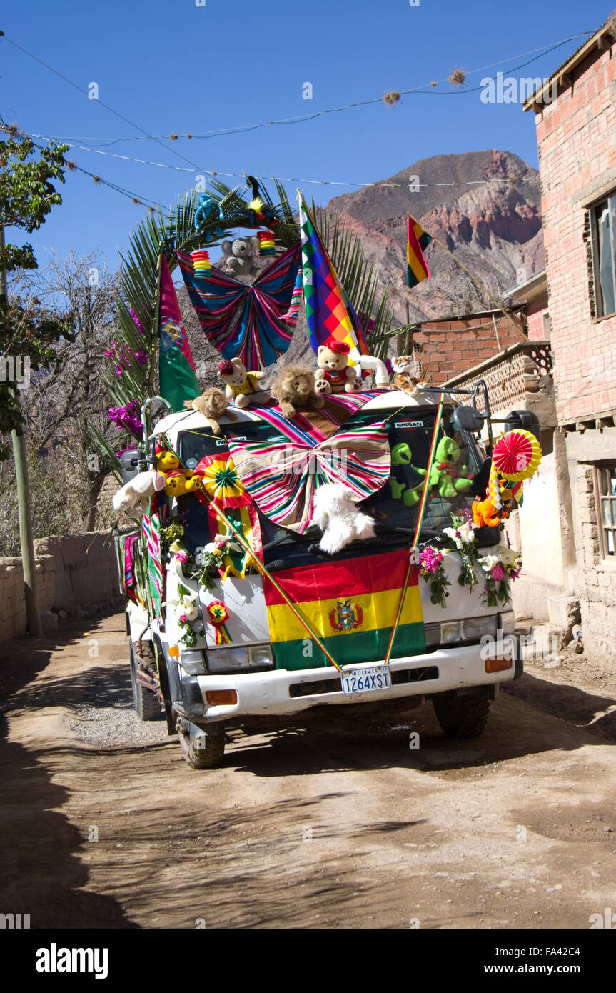 Les spectateurs, musiciens, chefs du gouvernement à la célébration de l'année 500 Luribay, Bolivie, un petit village de Bolivie, Amérique du Sud Banque D'Images