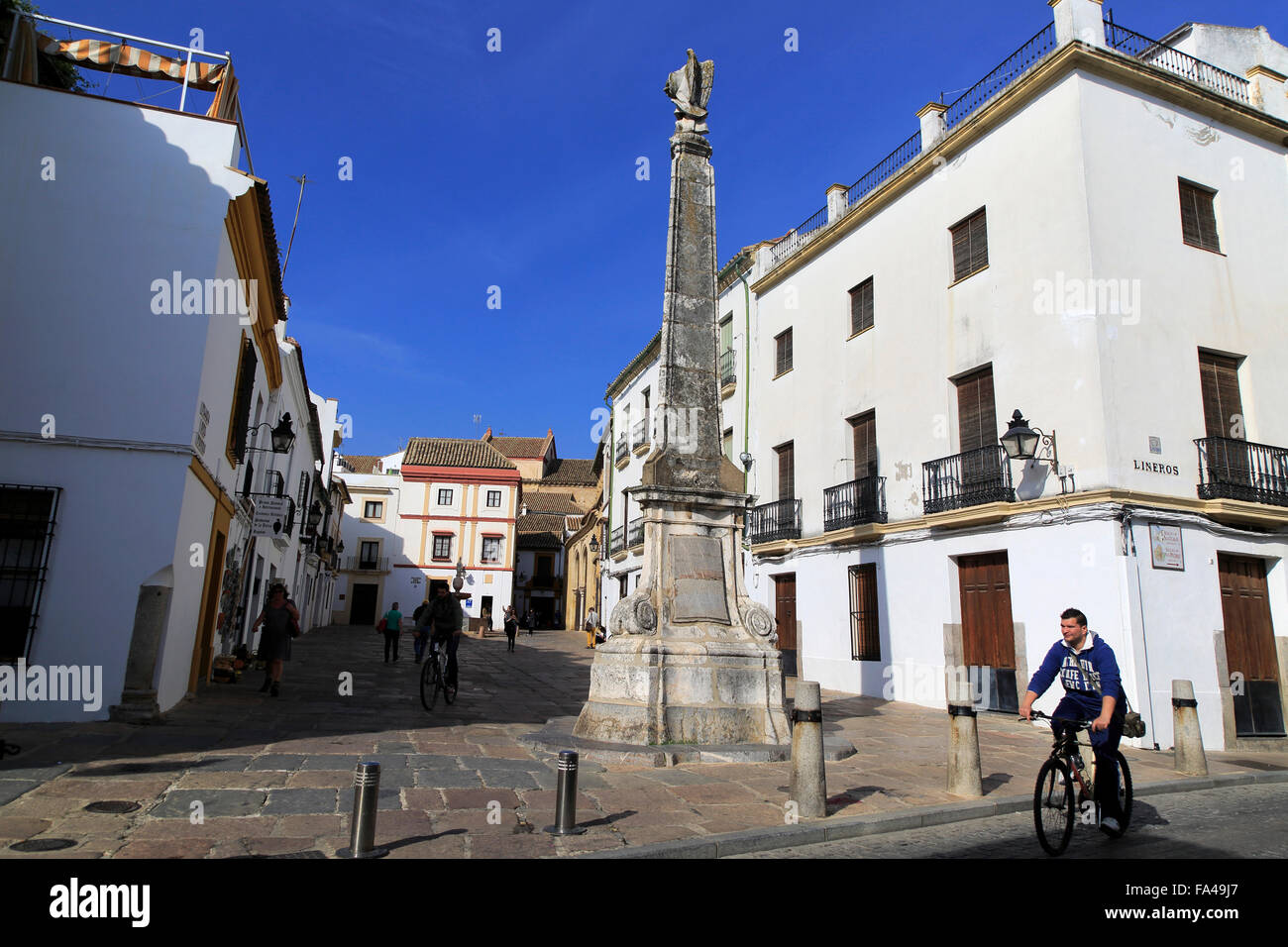 Bâtiments historiques autour de la Plaza del Potro square en vieille ville de Cordoue, Espagne Banque D'Images