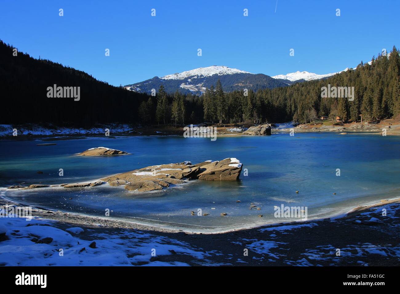 Des rochers dans le lac Cauma Banque D'Images