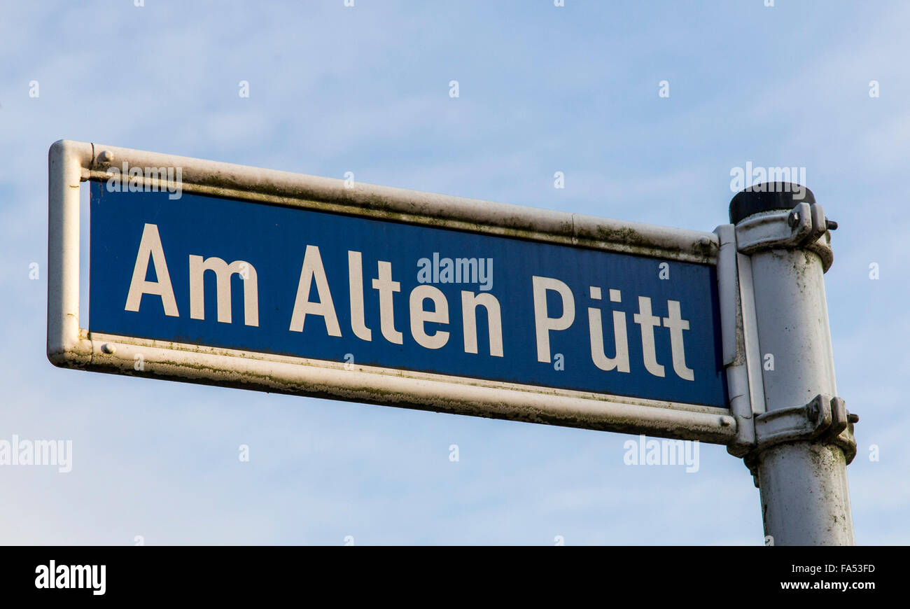 Plaque de rue dans la région de Marl, Allemagne, 'Am Alten Pütt', 'à l'ancienne mine à ciel ouvert", zone d'exploitation minière, dans la Ruhr, Banque D'Images