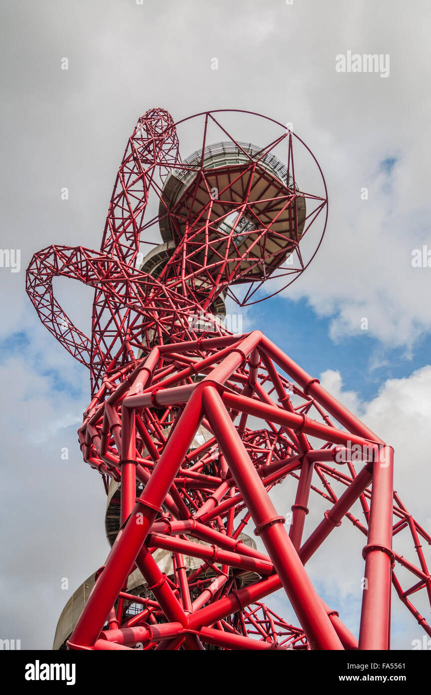 ArcelorMittal Orbit sculpture et tour d'observation par Anish Kapoor et Cecil Balmond, Queen Elizabeth Olympic Park, Stratford, East London, Angleterre Banque D'Images