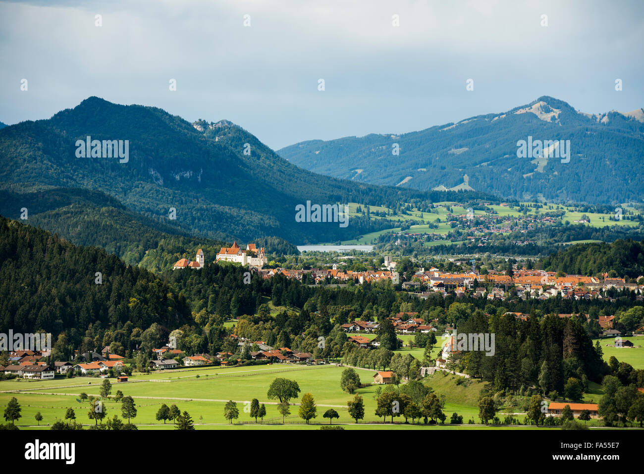 Füssen devant les Alpes d'Allgäu, Schwangau, Allgäu, Haute-Bavière, Bavière, Allemagne Banque D'Images