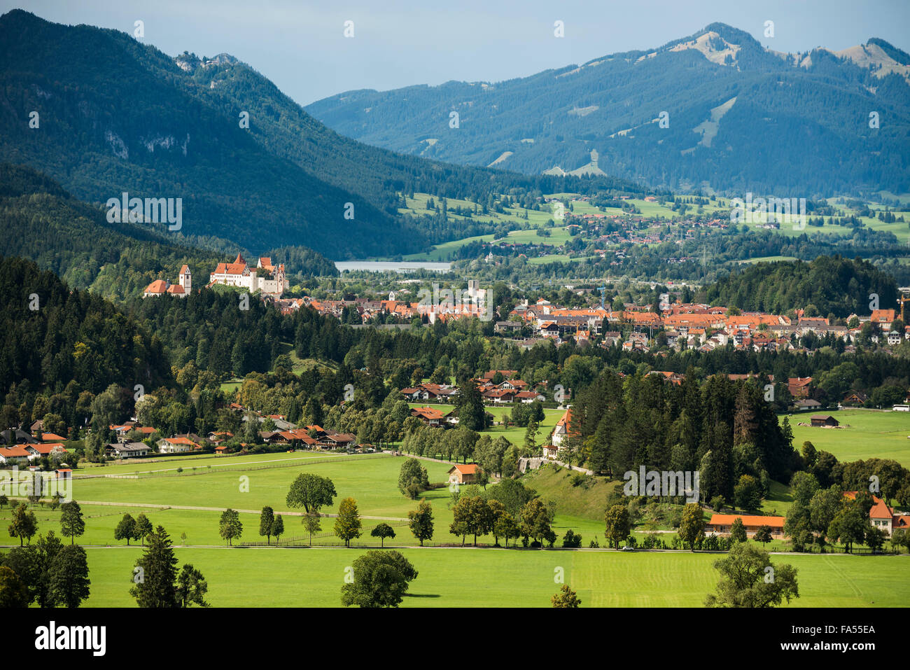 Füssen devant les Alpes d'Allgäu, Schwangau, Allgäu, Haute-Bavière, Bavière, Allemagne Banque D'Images