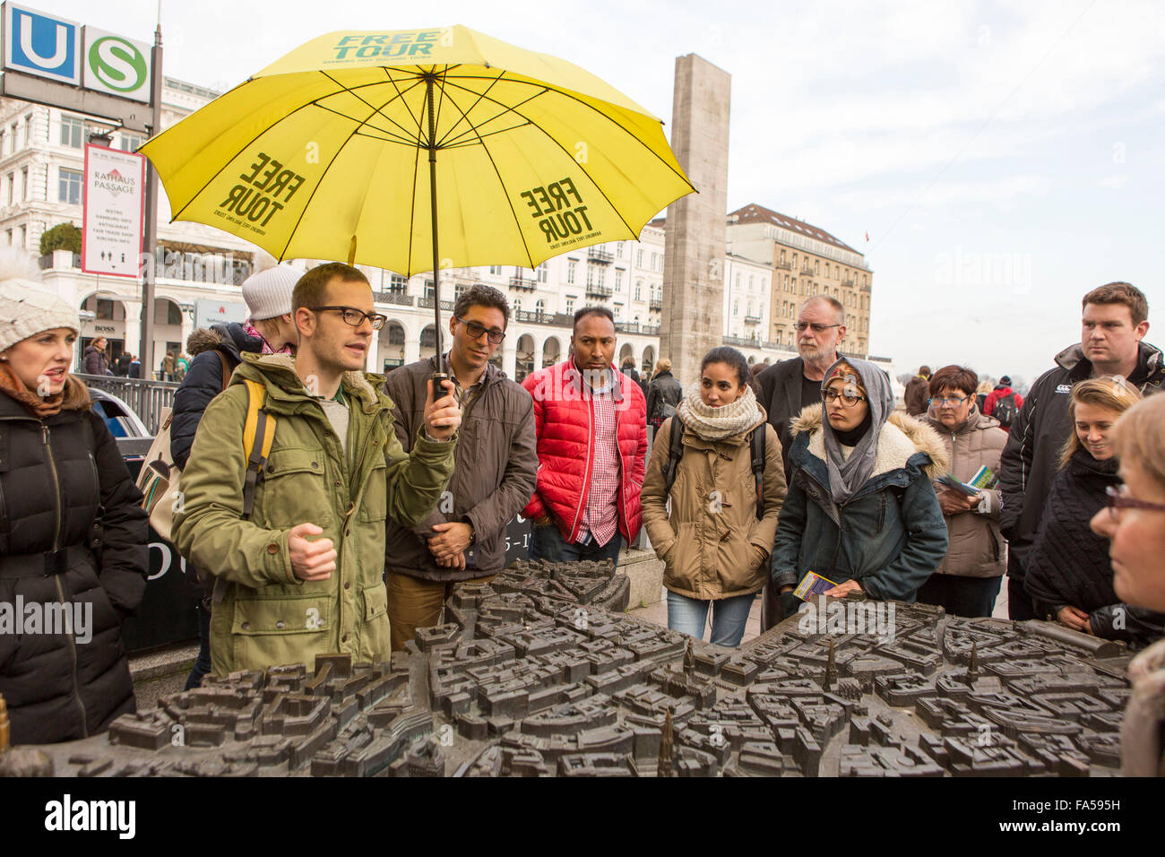 Hambourg Allemagne. Une visite gratuite à l'extérieur guide Hamburg Rathaus Banque D'Images