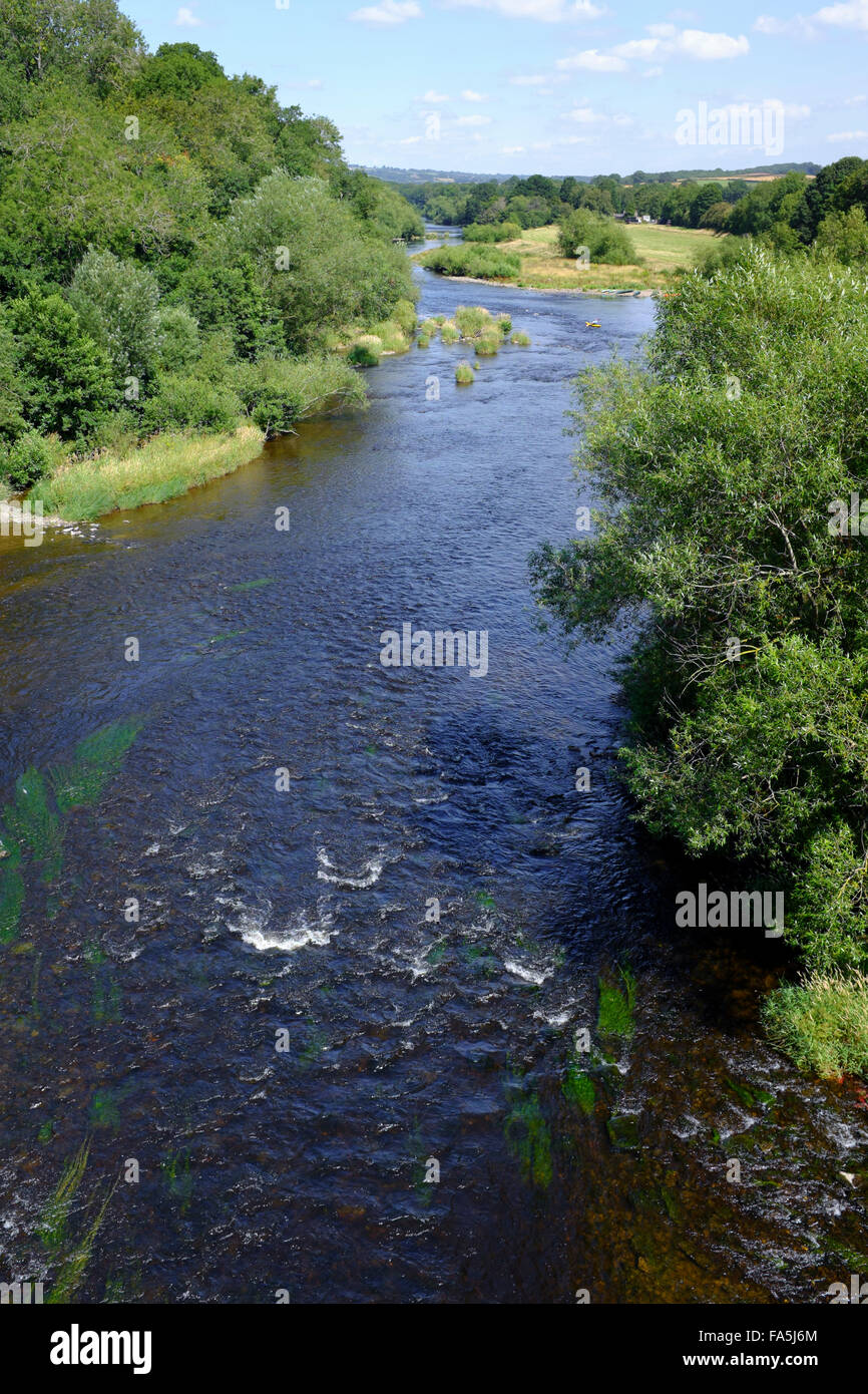 La rivière Wye près de Hay on Wye, Powys, Pays de Galles. Banque D'Images