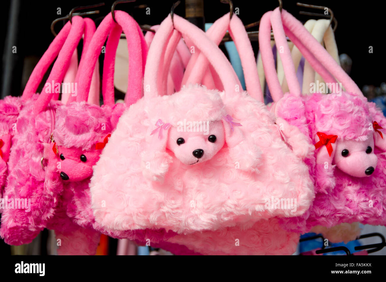 Caniche rose en vente sacs Banque D'Images