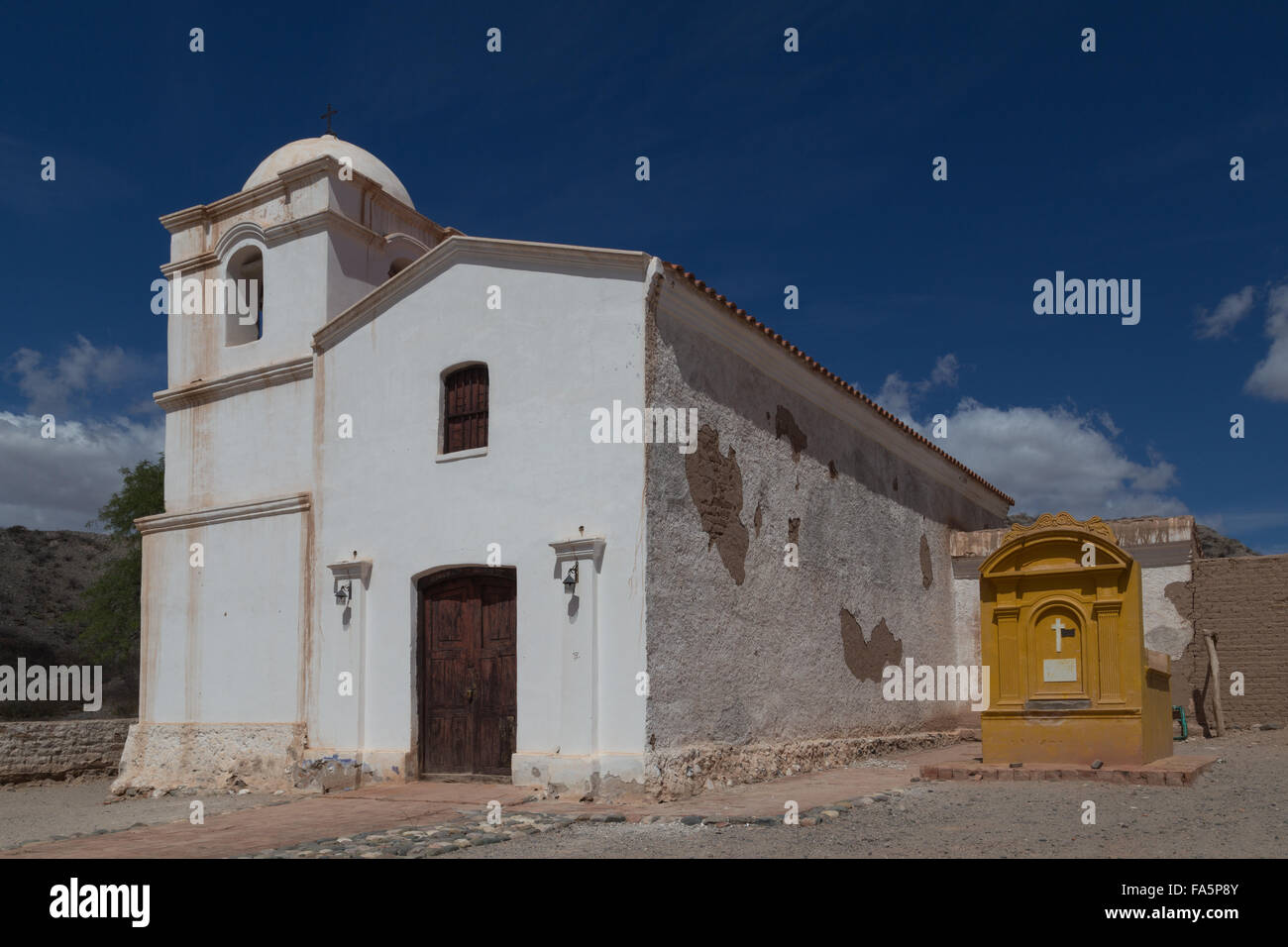 Photographie d'une petite église sur la route 40 dans le nord-ouest de l'Argentine. Banque D'Images