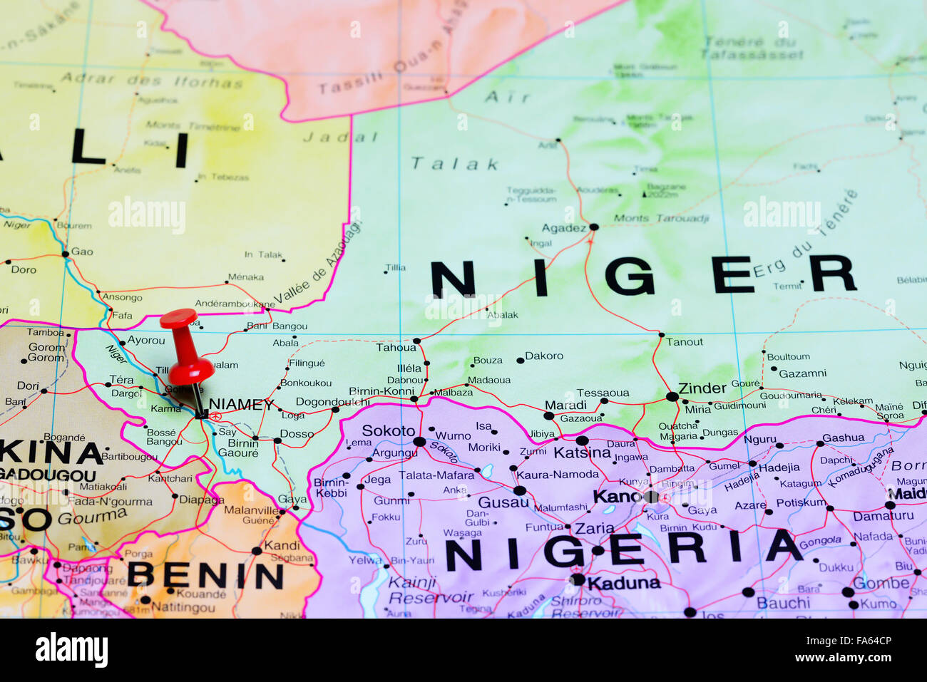 Niamey épinglée sur une carte de l'Afrique Banque D'Images