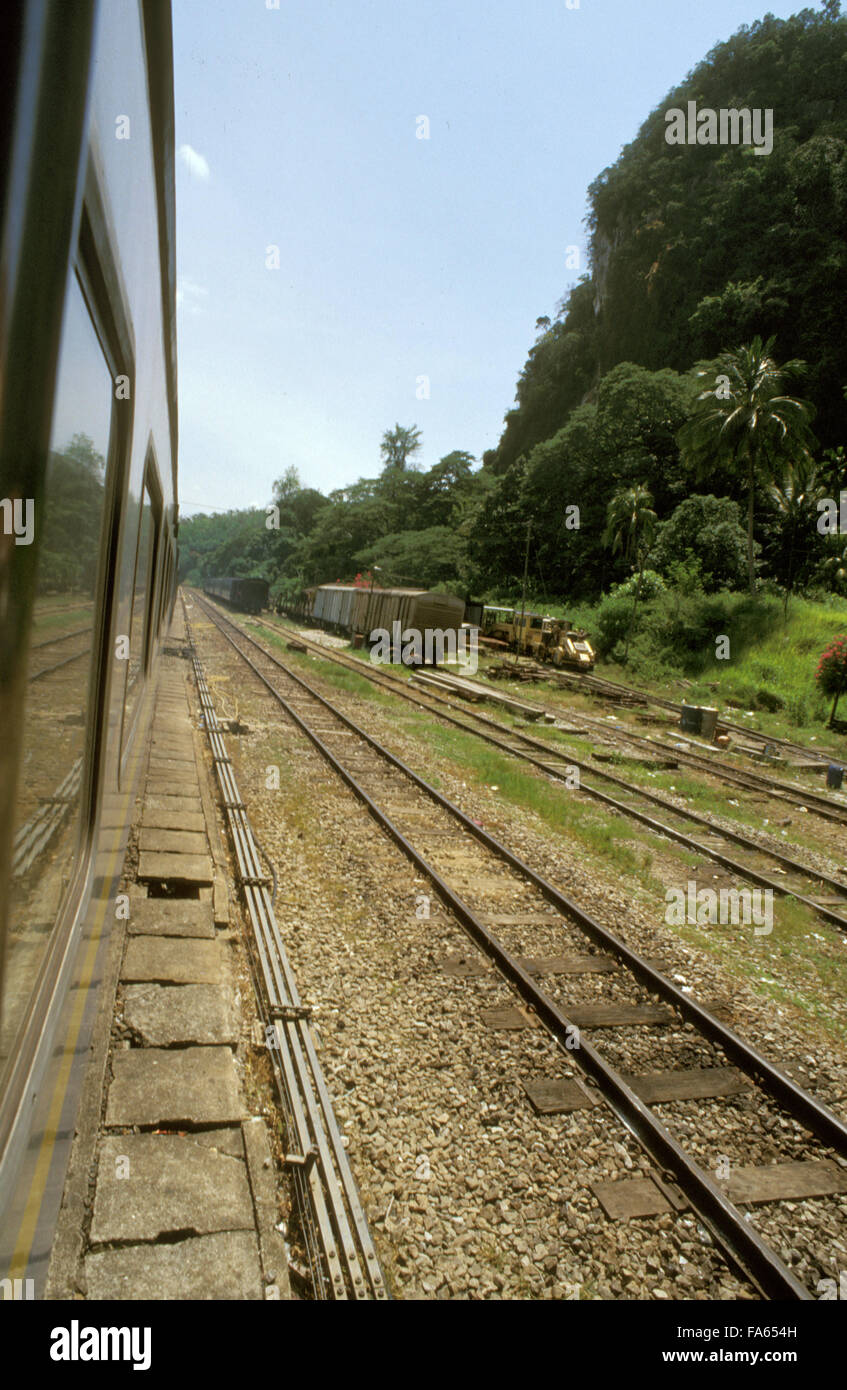 Ligne Jungle train. Kota Bharu à Gemas ligne. La Malaisie. East Coast Railway Banque D'Images