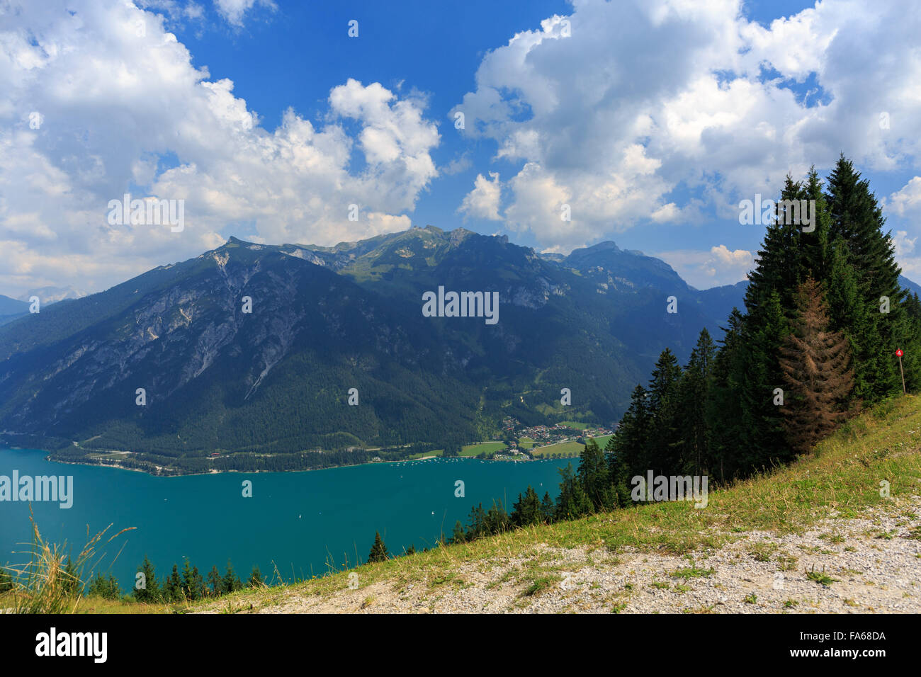 Lac de montagne, montagnes du Karwendel, l'Autriche Banque D'Images