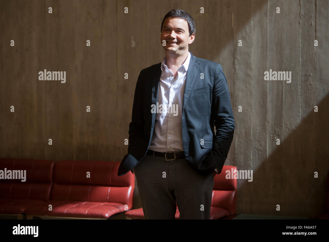 Thomas Piketty, économiste français qui travaille sur la richesse et l'inégalité des revenus, sur une visite au Portugal. Banque D'Images