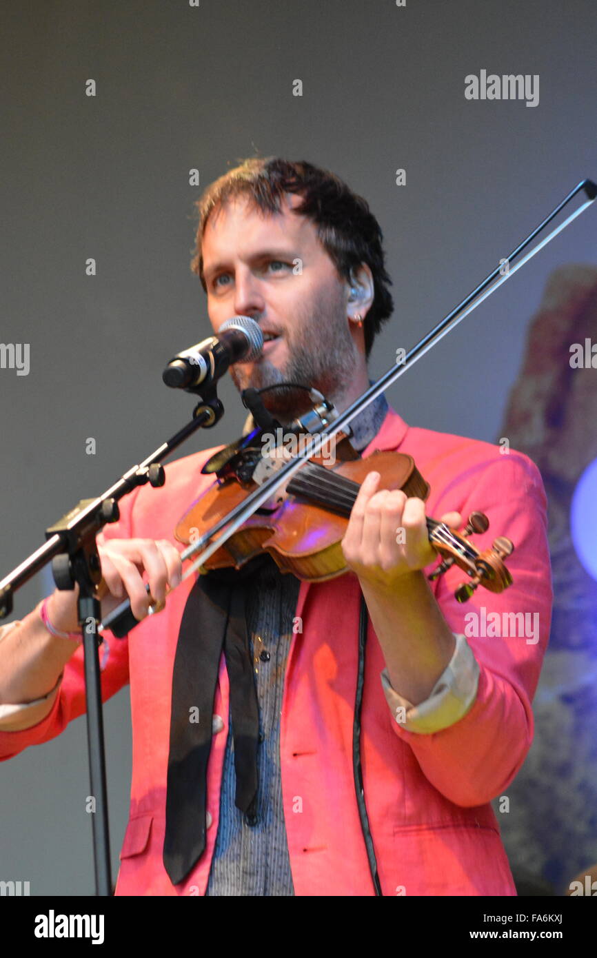 Jon Boden, Bellowhead Folk Band, Open Air Stage, WOMAD 2015, Wiltshire, Angleterre, Royaume-Uni, GB. Banque D'Images