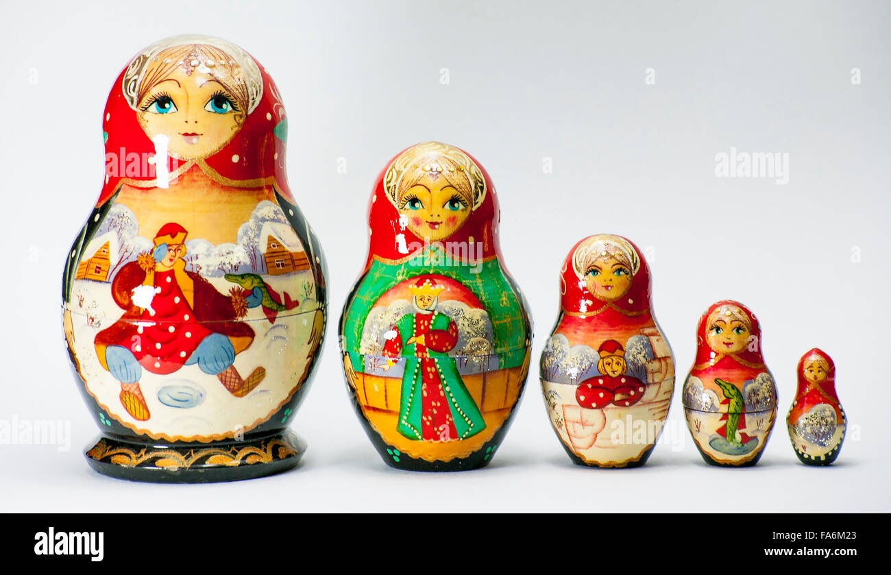 Figure en bois traditionnel matriochka poupée russe babooshka nidification jouet souvenir Banque D'Images