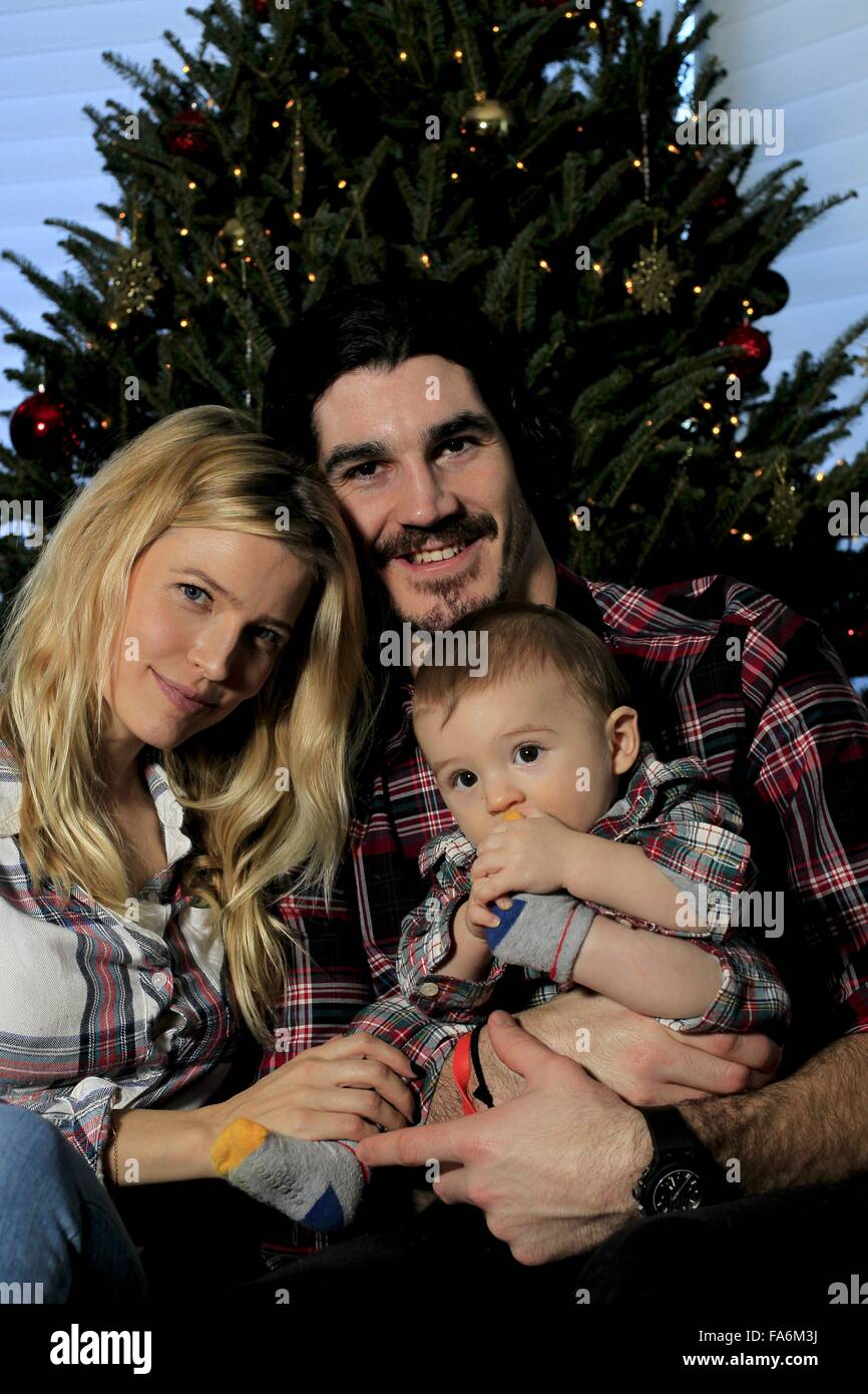 Tampa Floride Usa Dec 19 15 Dirk Shadd Fois Le Lightning De Tampa Bay L Avant Brian Boyle Avec Epouse Sa Femme Lauren Les Deux 31 Et Leur Nouveau Bebe Declan 7