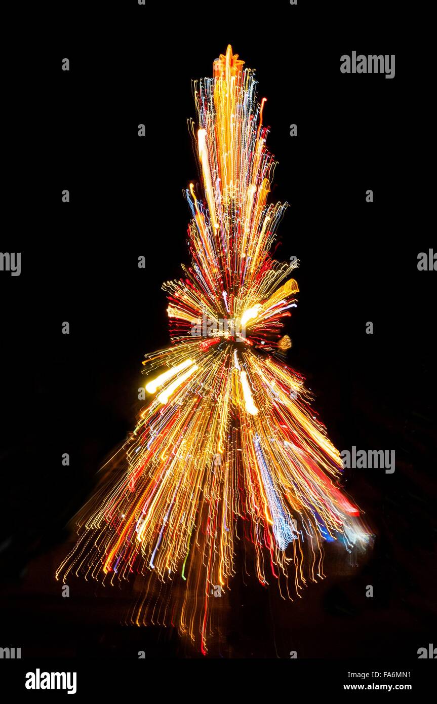 Arbre de Noël avec effet de lumière couleur Banque D'Images