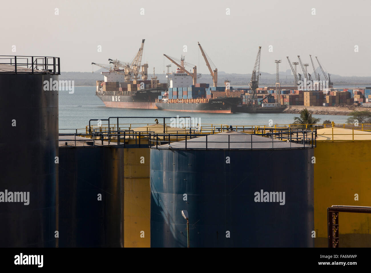 Quai des navires au port de Nacala, dans le nord-est du Mozambique. Banque D'Images