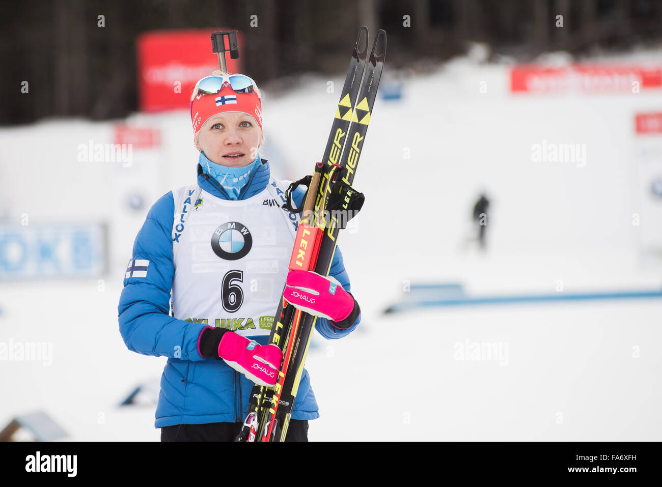 Pokljuka, la Slovénie. 18Th Oct, 2015. Kaisa Makarainen de Finlande célébrer sa victoire à femmes 12,5km départ groupé à la Coupe du Monde de biathlon. © Rok Rakun/Pacific Press/Alamy Live News Banque D'Images