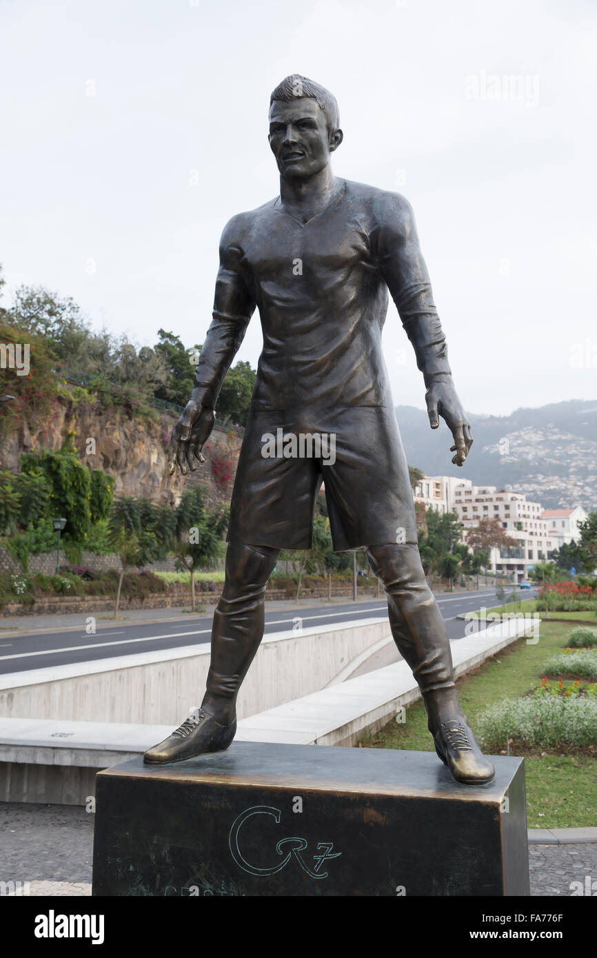 Statue de Cristiano Ronaldo à Funchal Madeira Photo Stock - Alamy