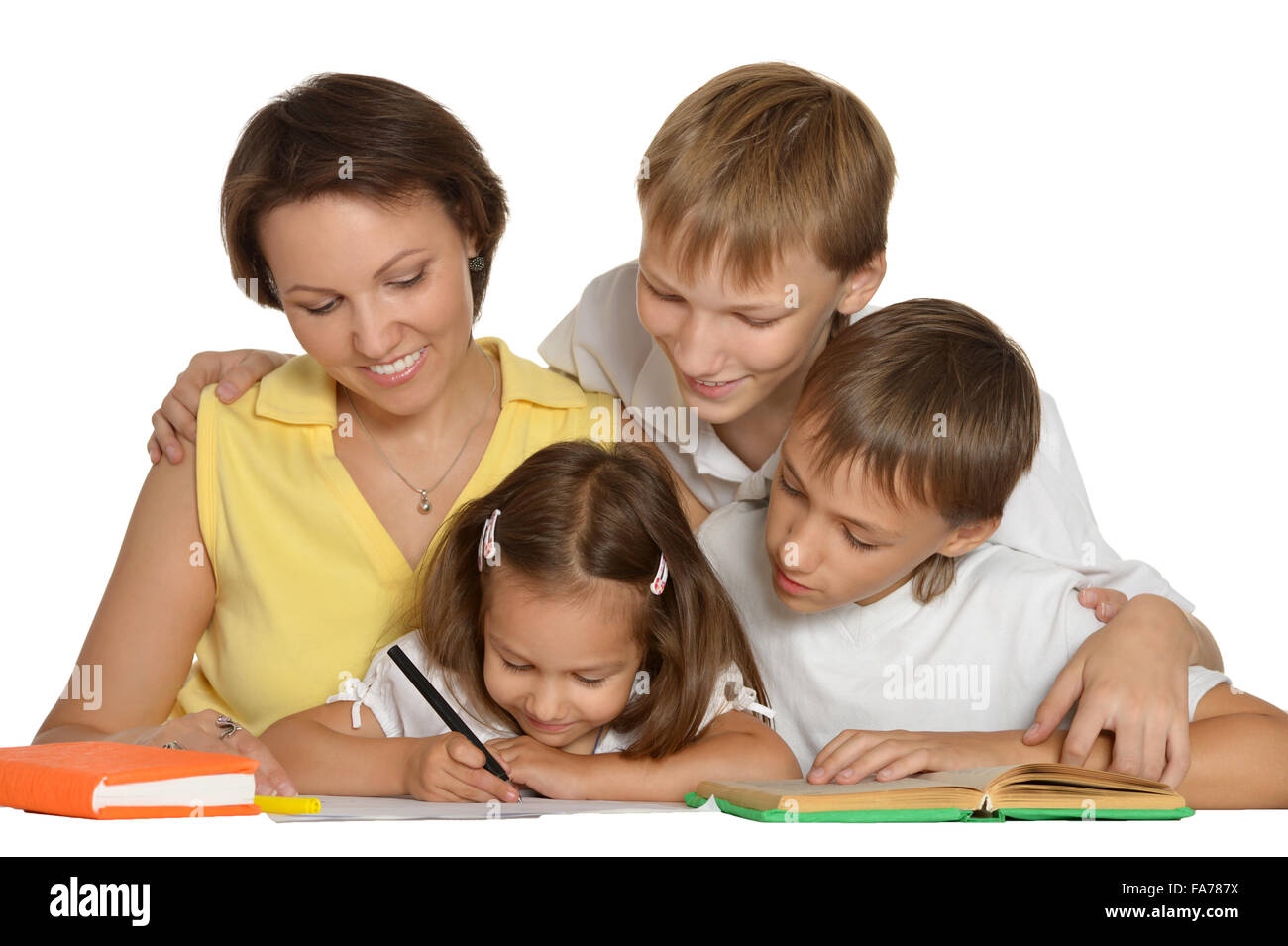 Maman heureuse de passer du temps avec ses enfants Banque D'Images