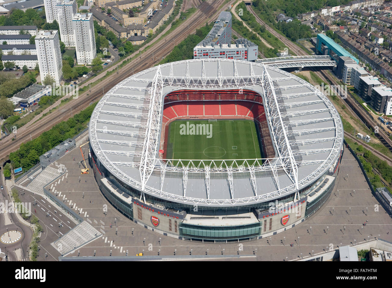 L'Emirates Stadium, Arsenal, à Londres. Vue aérienne. Ouvert en juillet 2006, comme le remplacement de l'Arsenal Football Club Accueil Historique à Highbury. Cette 60, 000 all-assis stadium est situé à Ashburton Grove. Photographié en mai 2008. Banque D'Images