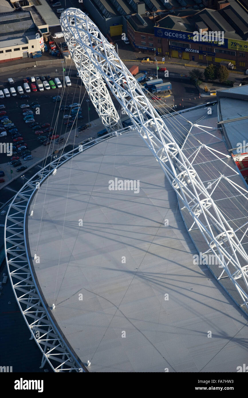 Le stade de Wembley, Londres. Close up vue aérienne montrant une section du toit et arch. Banque D'Images