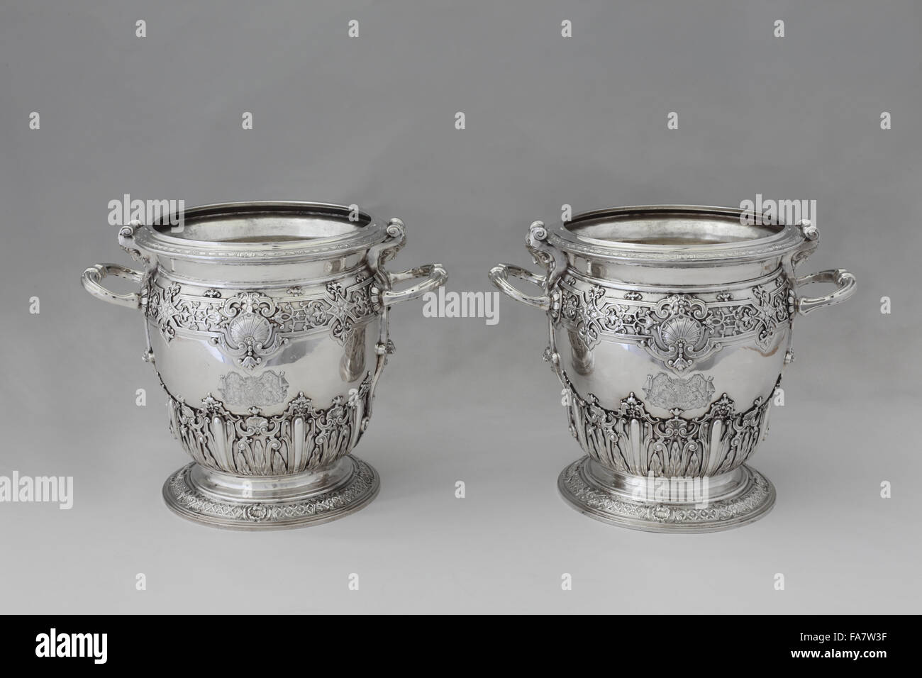 Paire de verres de vin par Philip Rollos, c.1710, une partie de la collection d'orfèvrerie à Bürchen, dans le Suffolk. Numéro d'inventaire national Trust : 852069 Banque D'Images