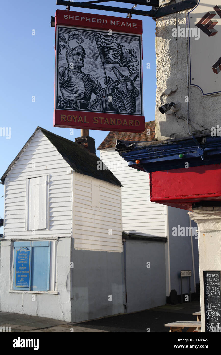 Le Royal Standard (pub) Shepherd Neame sur George Street, dans la vieille ville de Hastings, East Sussex, UK Banque D'Images