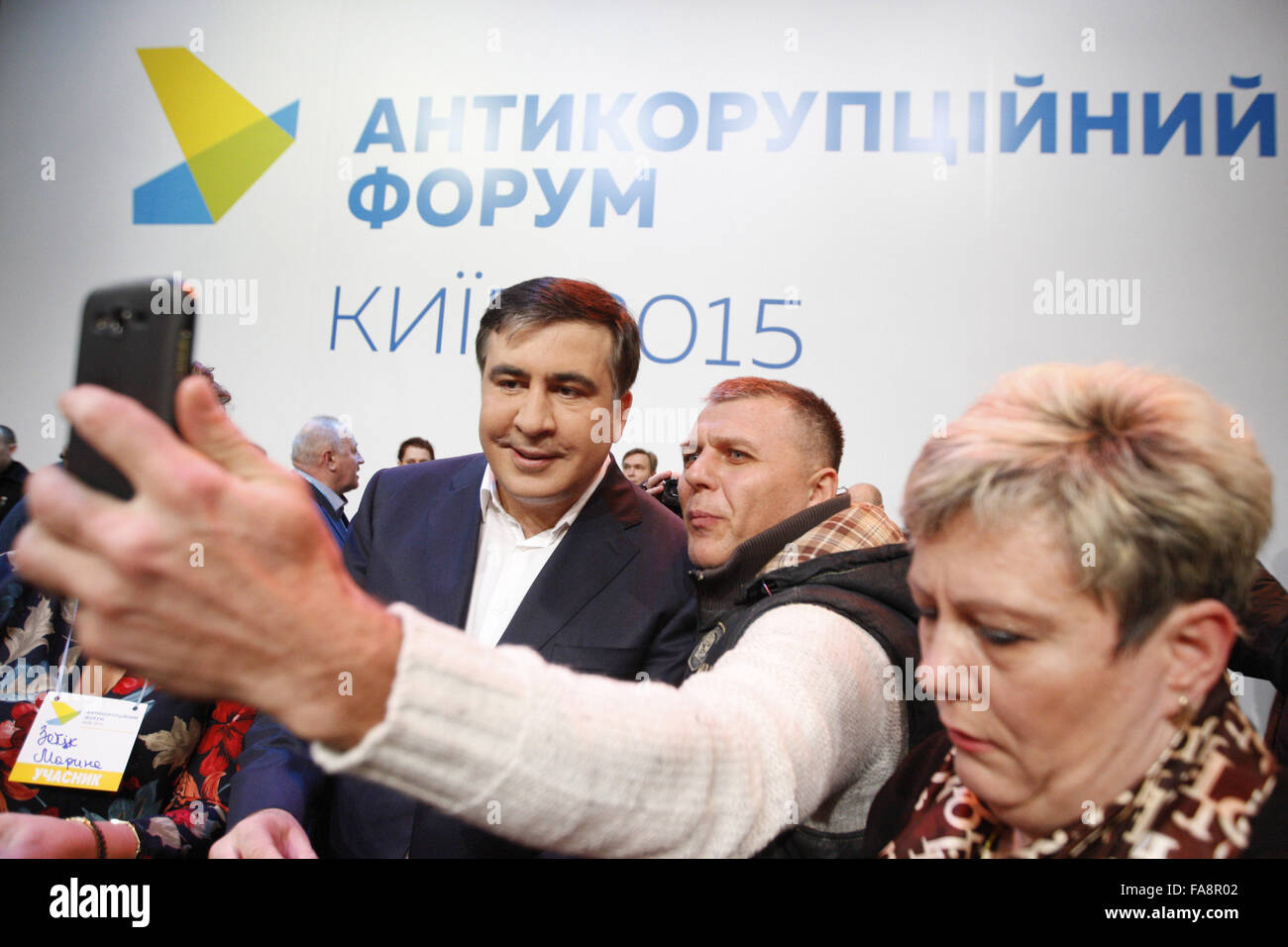 Kiev, Ukraine. 23 Décembre, 2015. Le gouverneur de la région d'Odessa, et l'ancien président géorgien Mikheil SAAKASHVILI (L) posent pour une photo lors de l'anti-corruption, le Forum ukrainien à Kiev, Ukraine, le 23 décembre, 2015. Saakashvili a accusé de corruption les ministres de l'Ukraine, lors d'une réunion de la réforme du Conseil National, le 14 décembre. © Serg Glovny/ZUMA/Alamy Fil Live News Crédit : ZUMA Press, Inc./Alamy Live News Banque D'Images