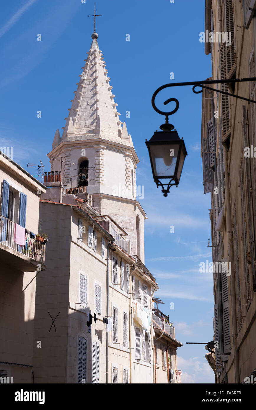 Les façades de couleur pastel dans le panier près de Marseille, France. Banque D'Images