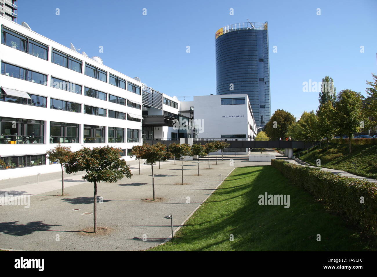 Bonn, Allemagne, la station de radio Deutsche Welle' et la Tour de la poste, DHL Banque D'Images