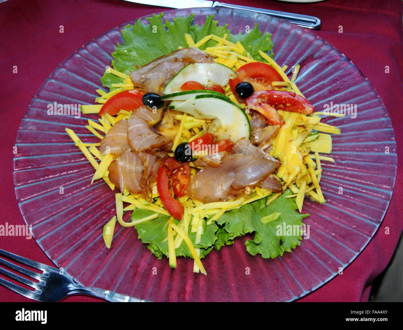 La cuisine seychelloise. Avec salade de mangues et de marlin. Banque D'Images