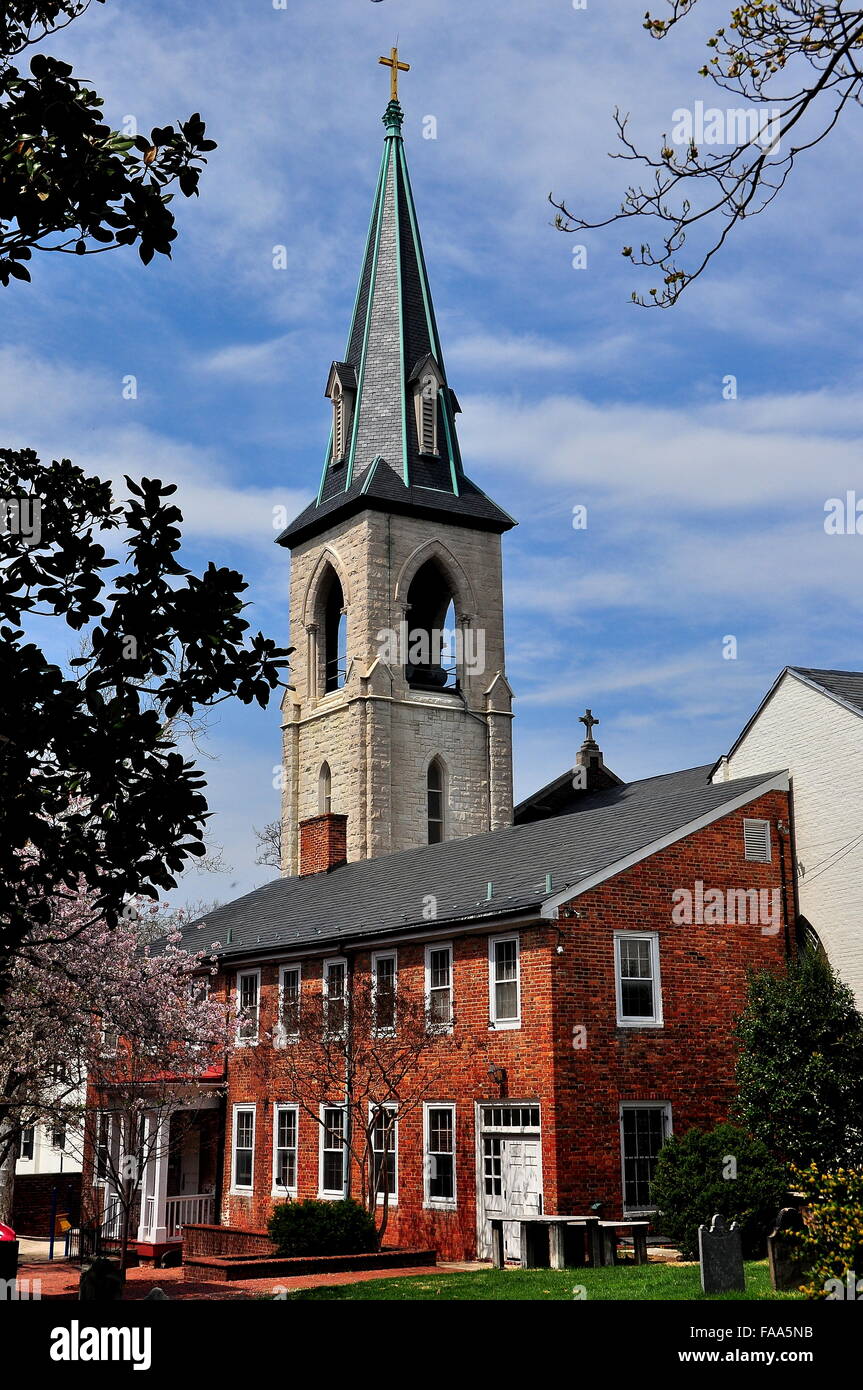 Alexandria, Virginia : clocher de l'Église Catholique Romaine Ste Marie vue de l'époque coloniale 1774 Old Presbyterian Meeting House * Banque D'Images