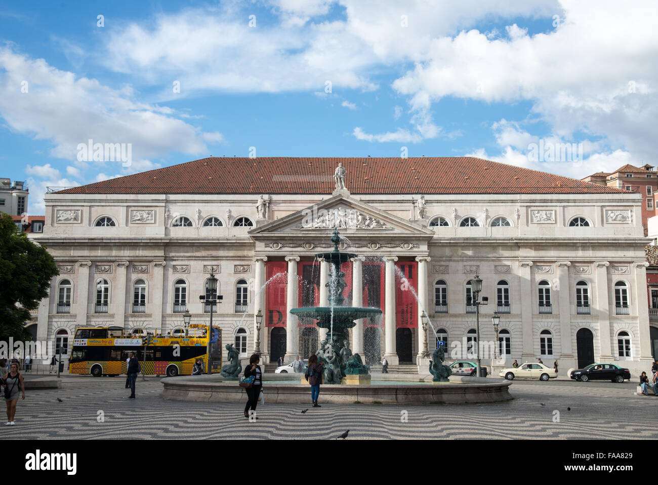 Fontaine à Square, au centre de Lisbonne Portugal Banque D'Images