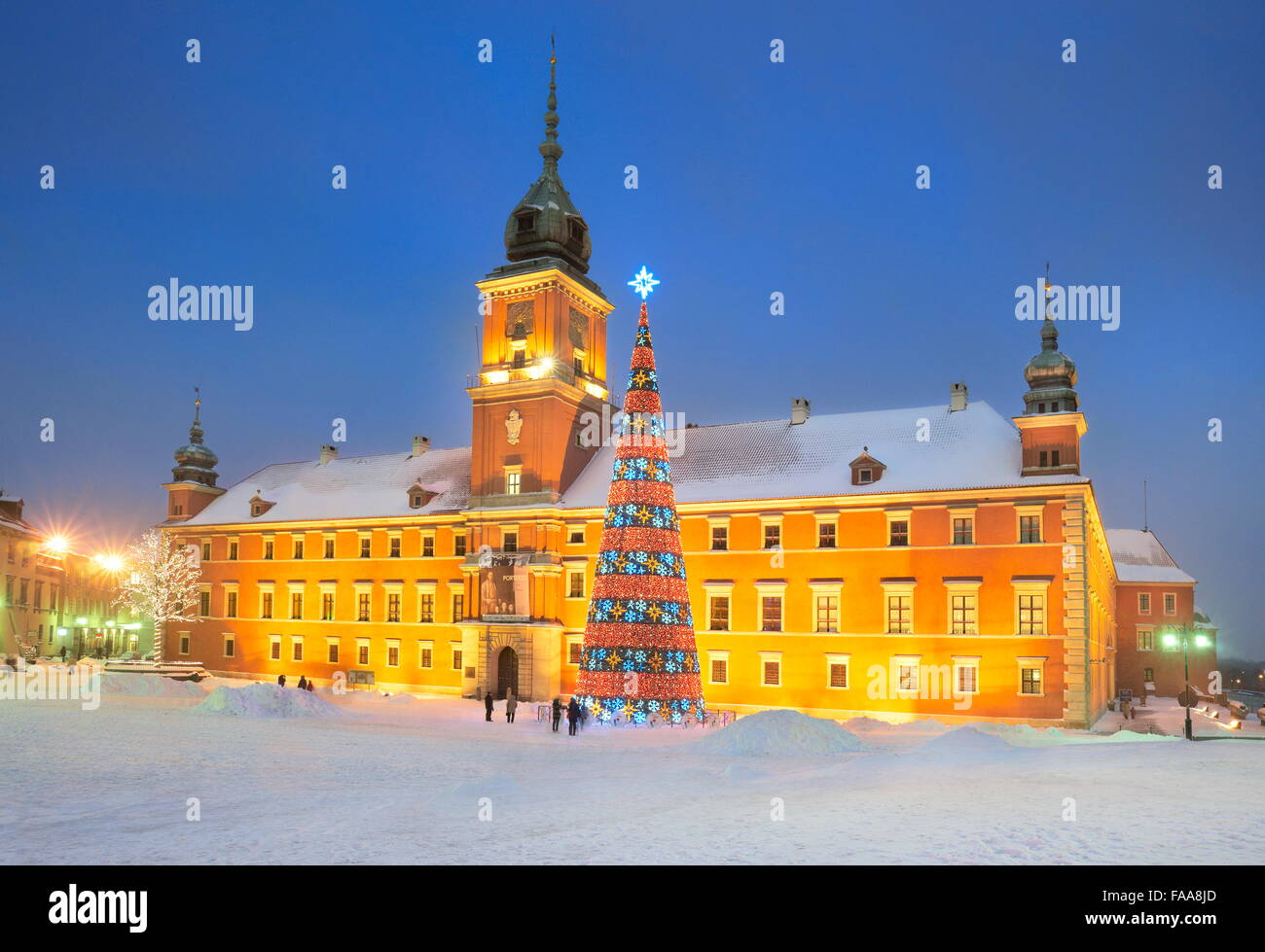 Arbre de Noël en plein air, Place du Château, la ville de Varsovie, Pologne Banque D'Images