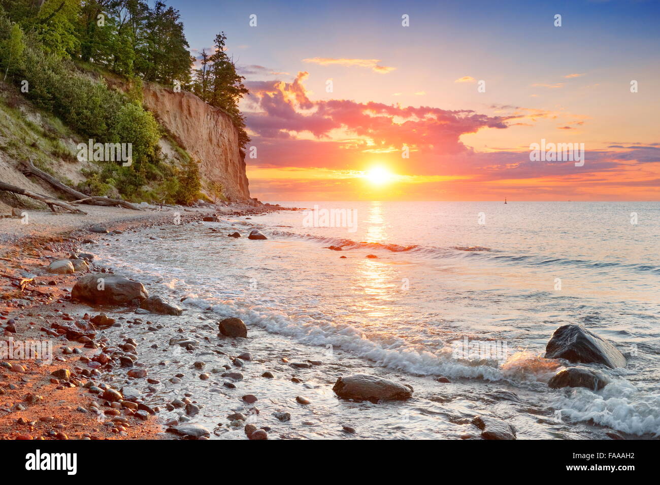 Orlowski Falaise, Mer Baltique au coucher du soleil, Gdynia, occidentale, Pologne Banque D'Images