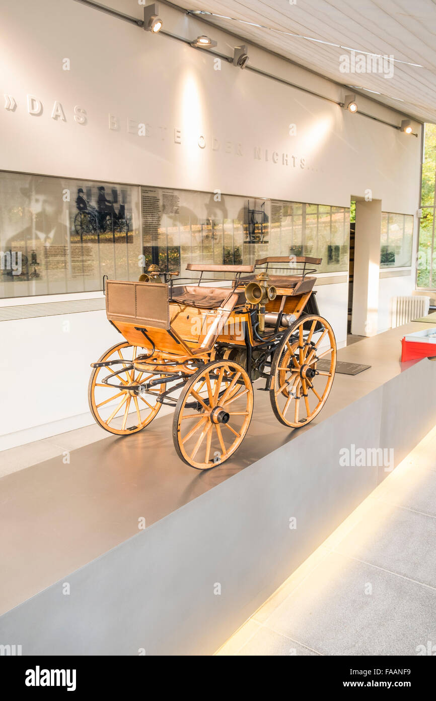 Autocar Daimler à l'atelier de reconstruit Gottlieb Daimler, aujourd'hui un musée, Bad Cannstatt, à Stuttgart, Allemagne Banque D'Images