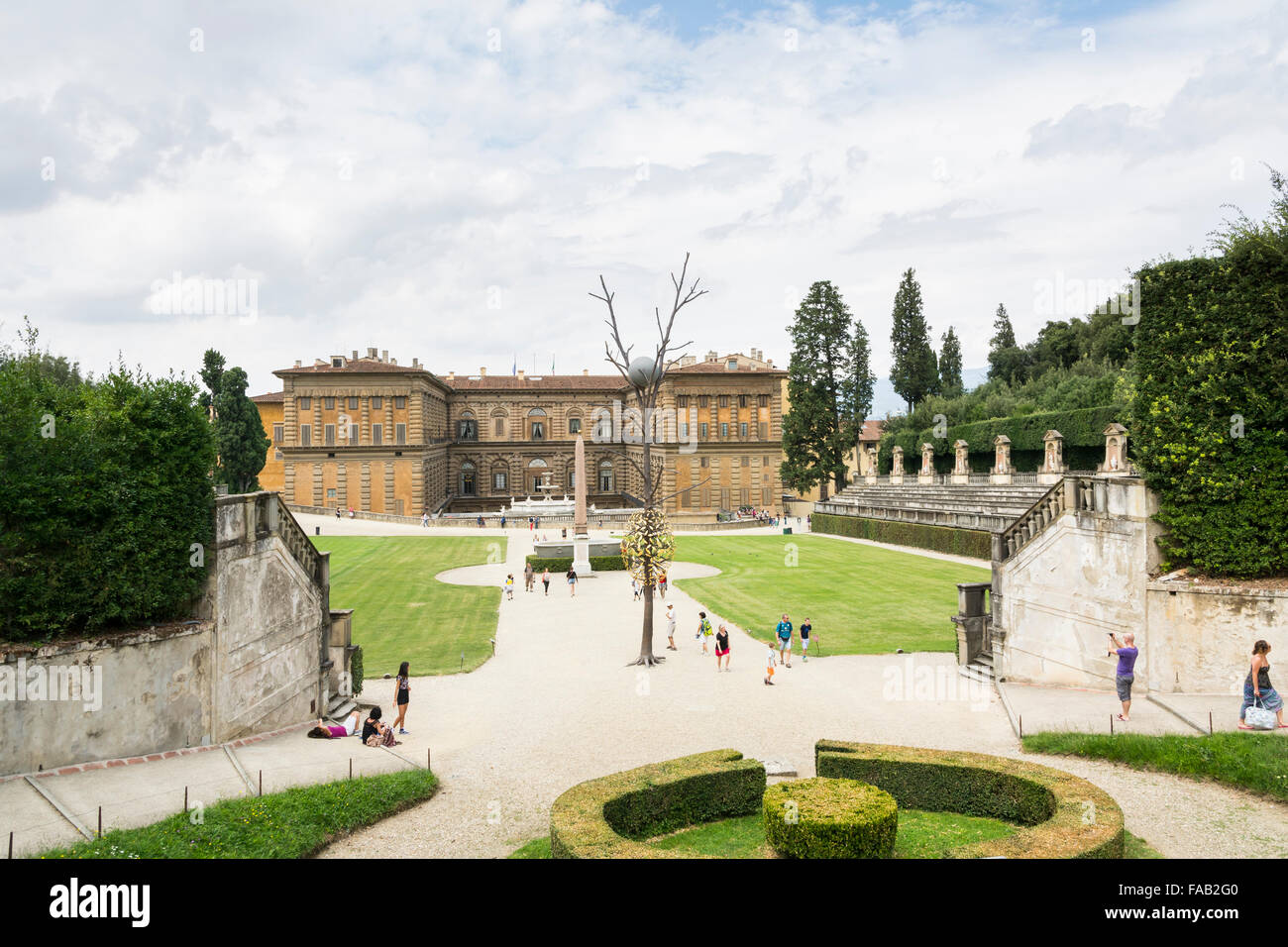 Italy-August,26,2014:Les gens se promener et prendre des photos du palais Pitti et les jardins de Boboli dans Florence-Italy pendant un sunn Banque D'Images