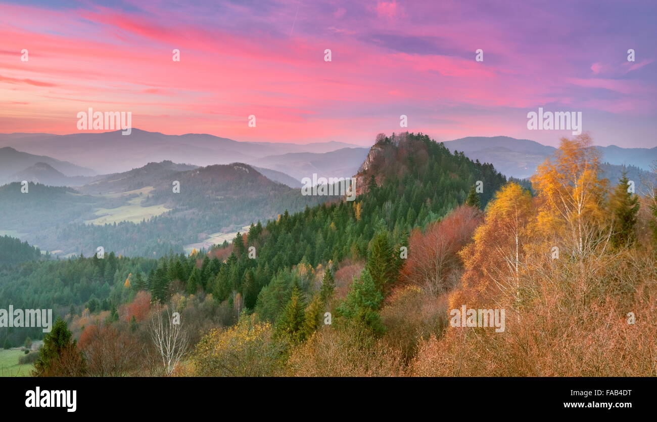 Automne dans les montagnes Pieniny, Pologne Banque D'Images